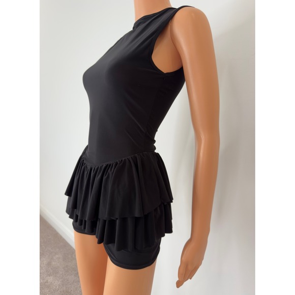 PrettyLittleThing Black Sleeveless Tiered Ruffle Romper Womens 2 Keyhole Back 2 - Picture 3 of 12